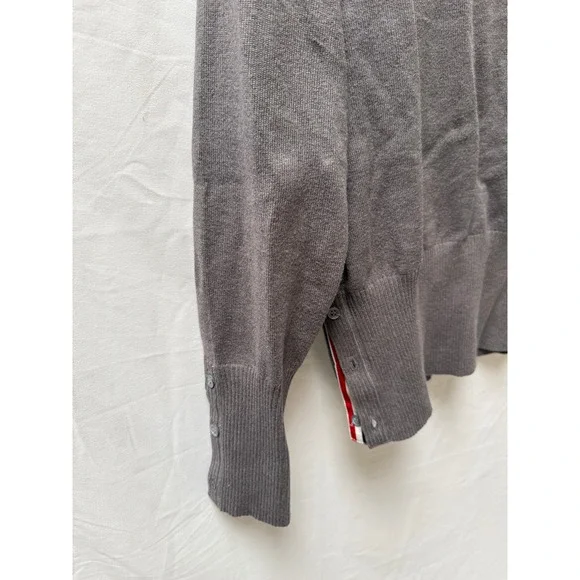 Thom Browne Classic 4-Bar Wool Crewneck Sweater in Medium-Grey - Picture 7 of 9